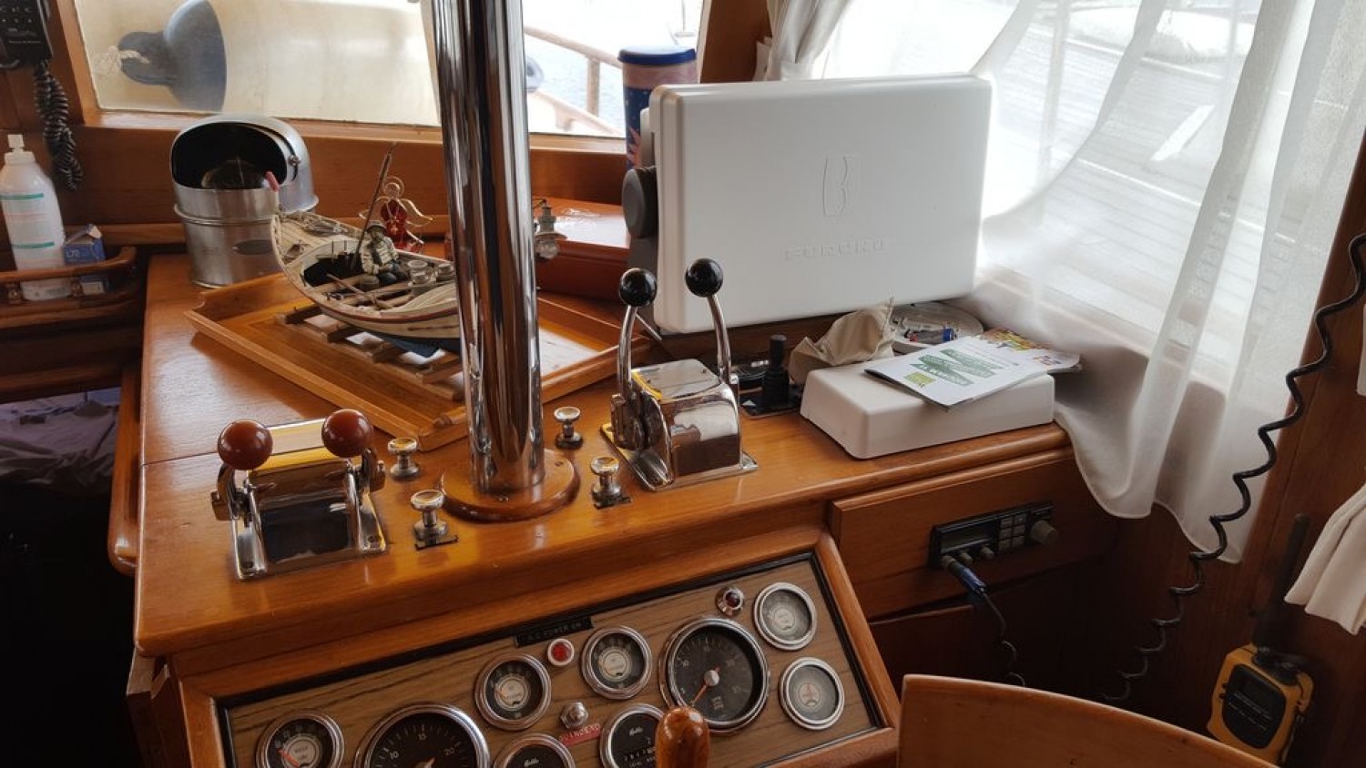 slider 8 Grand Banks  42 Europa